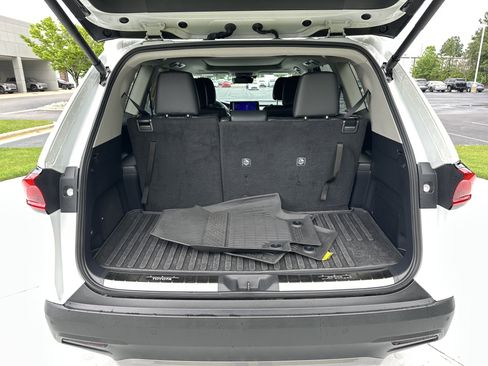 Used 2024 Toyota Grand Highlander AWD Hybrid image 34