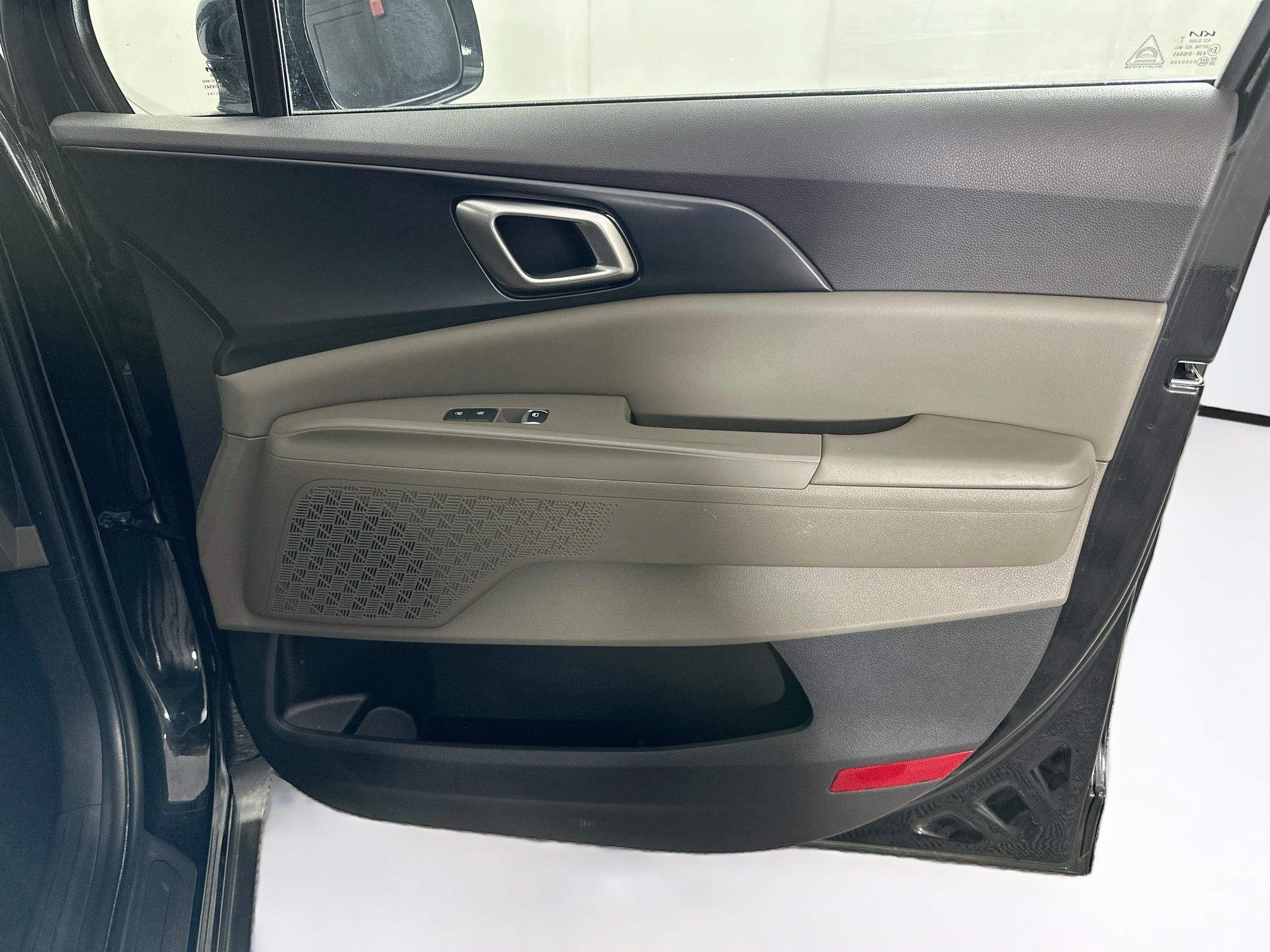 Used 2026 Kia Carnival FWD image 31