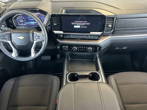 Used 2025 Chevrolet Silverado 2500 LT w/ Convenience Package AWD/4WD image 12