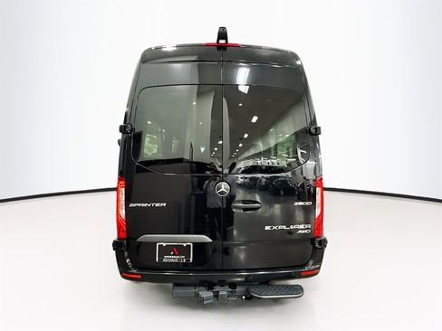Used 2024 Mercedes-Benz Sprinter 2500 image 7