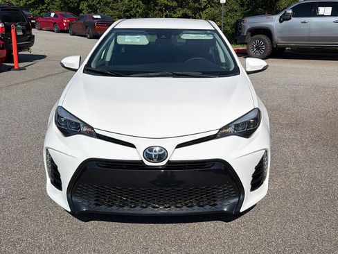 Used 2017 Toyota Corolla SE FWD image 3