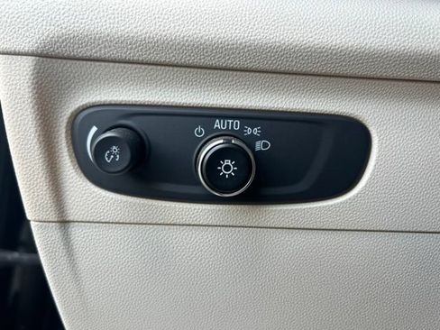 Used 2021 Buick Envision Essence FWD image 14