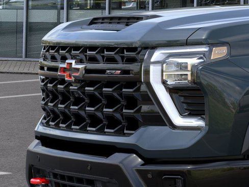 New 2026 Chevrolet Silverado 2500 ZR2 image 13