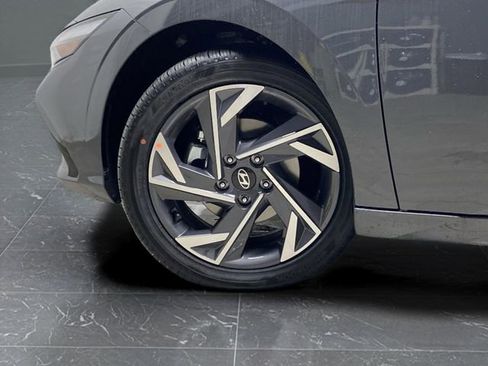 New 2026 Hyundai Elantra Limited image 34