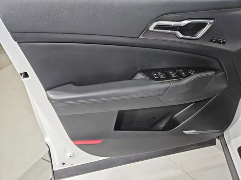 Used 2023 Kia Sportage SX image 11
