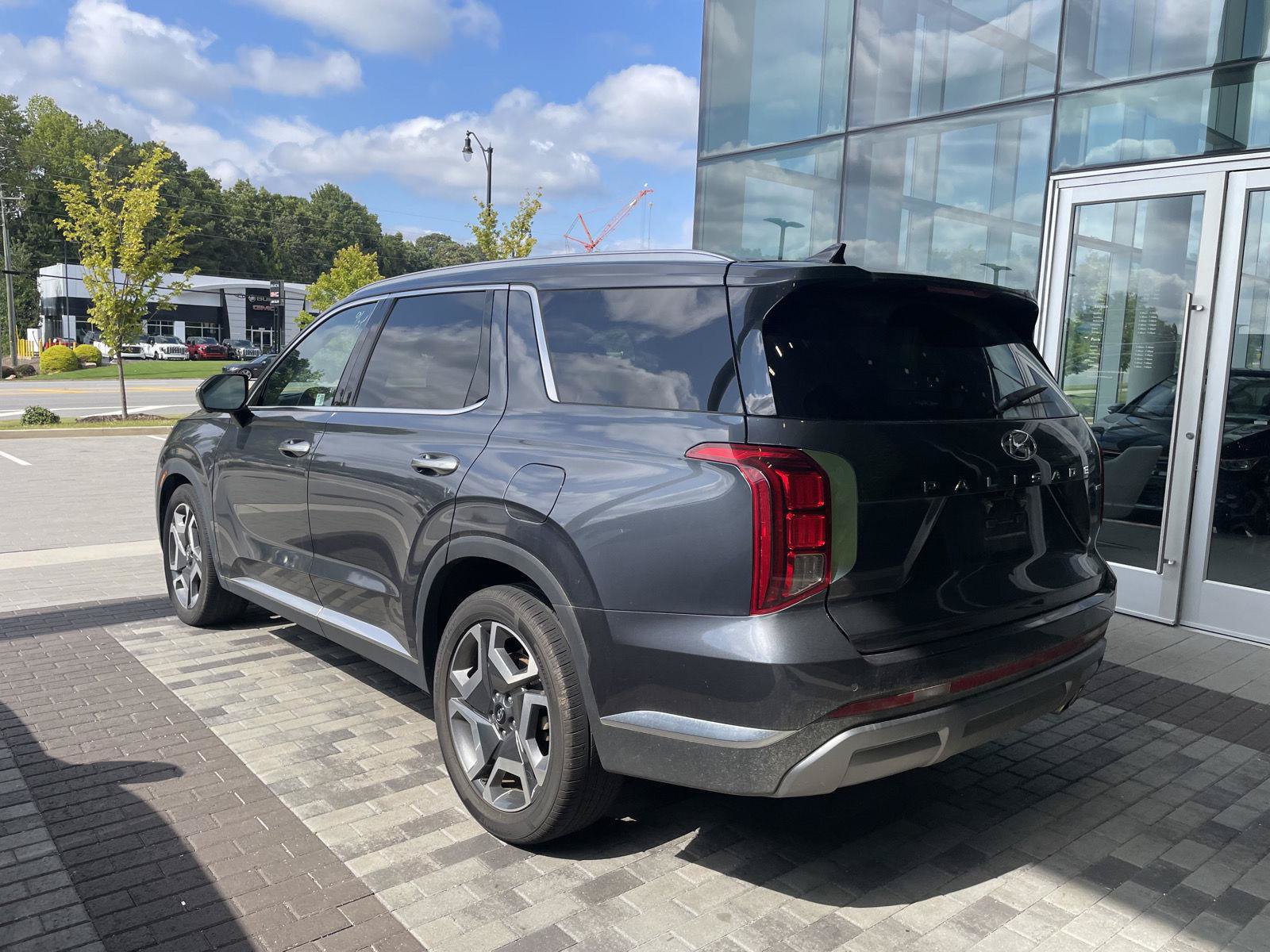Used 2024 Hyundai Palisade Limited AWD/4WD image 12