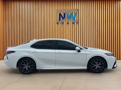 Used 2021 Toyota Camry SE w/ Cold Weather Package AWD/4WD image 24