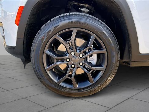 New 2025 Jeep Grand Cherokee L Limited image 11