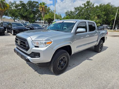 Used 2022 Toyota Tacoma SR AWD/4WD image 2