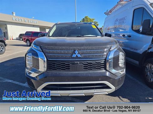 Used 2022 Mitsubishi Outlander SEL image 2