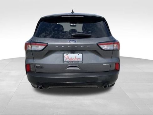 Used 2022 Ford Escape SE w/ SE Sport Appearance Package AWD/4WD image 3