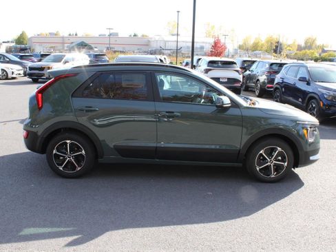 New 2025 Kia Niro EX w/ EX Cold Weather Package image 4