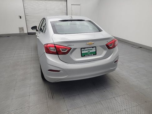 Used 2017 Chevrolet Cruze LT w/ Convenience Package FWD image 6