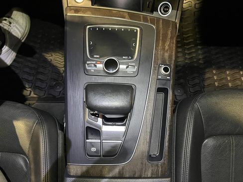 Used 2018 Audi Q5 2.0T Premium image 20