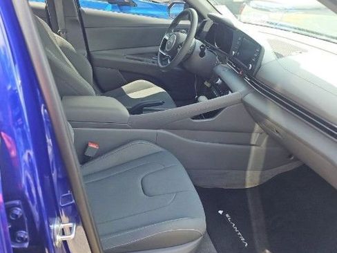 Used 2023 Hyundai Elantra SEL image 2