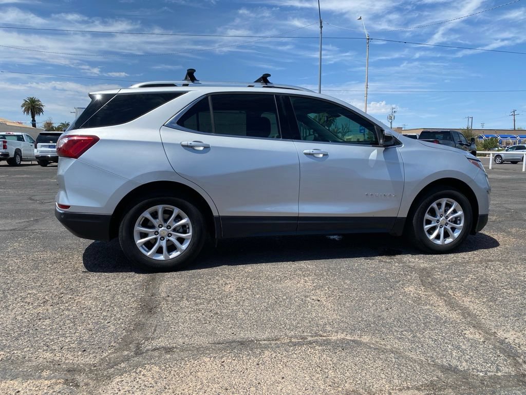 Used 2018 Chevrolet Equinox LT w/ Sun & Infotainment Package FWD image 5