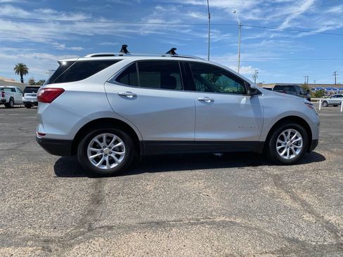 Used 2018 Chevrolet Equinox LT w/ Sun & Infotainment Package FWD image 5