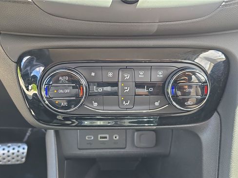 Used 2023 Buick Encore GX Select w/ Sport Touring Package FWD image 23