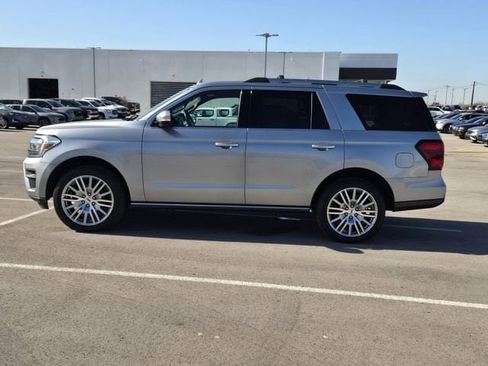 Used 2024 Ford Expedition Limited AWD/4WD image 4