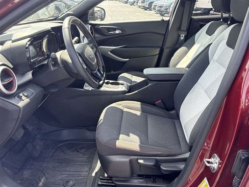 Certified 2024 Chevrolet Trax RS w/ Driver Confidence Package FWD image 17