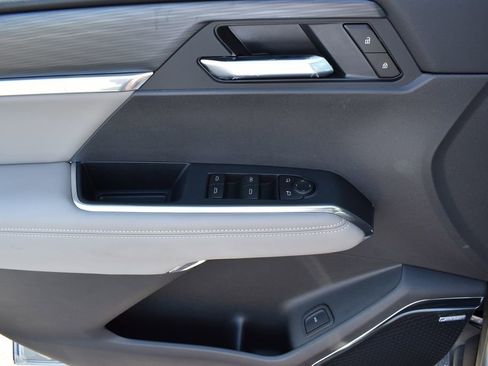 New 2026 GMC Acadia Elevation w/ Elevation Premium Package FWD image 12