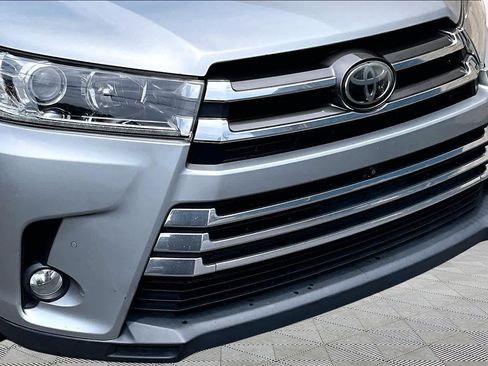 Used 2017 Toyota Highlander Limited Platinum AWD/4WD image 30