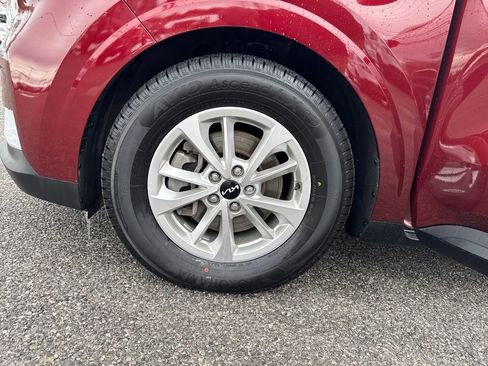 Used 2024 Kia Carnival LX image 26