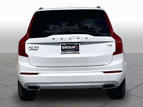 Used 2021 Volvo XC90 T5 Momentum w/ Protection Package Premier FWD image 5