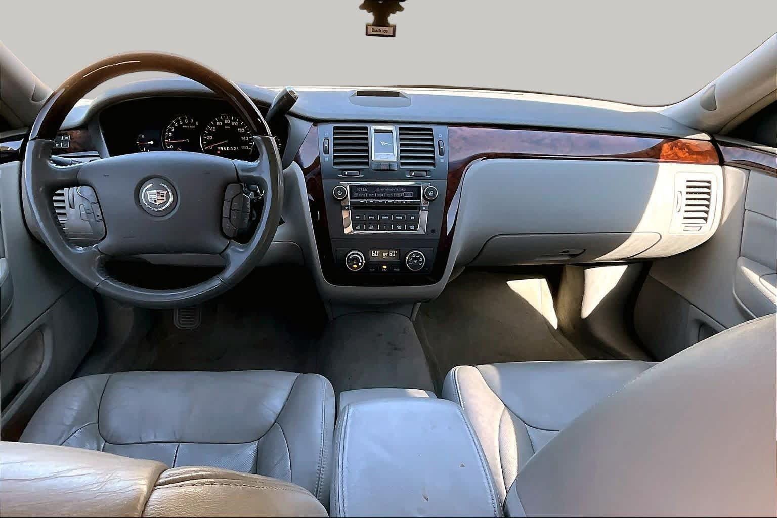 Used 2011 Cadillac DTS Luxury FWD image 14