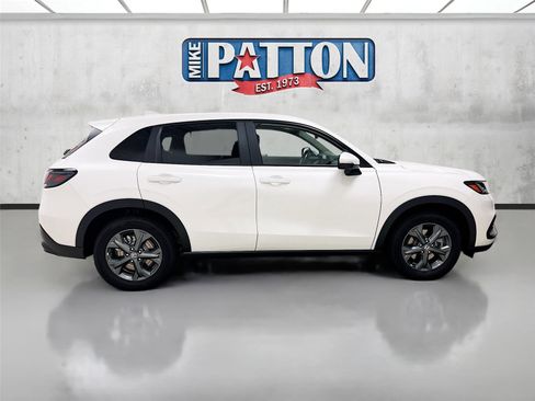 New 2026 Honda HR-V LX image 8