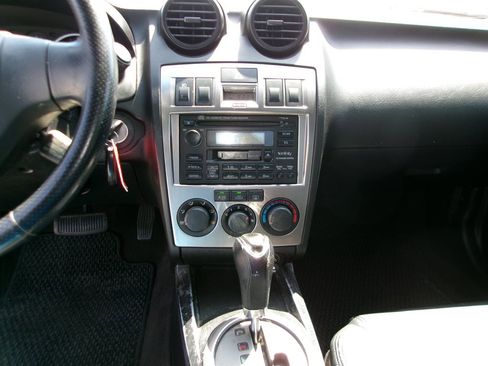 Used 2004 Hyundai Tiburon GT FWD image 25