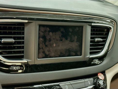 Used 2023 Chrysler Voyager LX FWD image 4