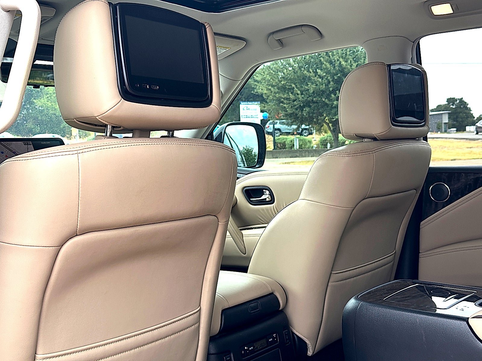 Used 2023 Nissan Armada Platinum w/ Captain's Chairs Package RWD image 18