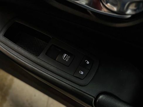 Used 2022 Jeep Cherokee Trailhawk w/ Comfort/Convenience Group image 16