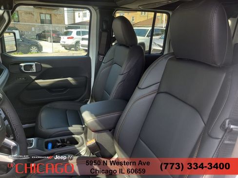 New 2026 Jeep Wrangler Unlimited Sahara AWD/4WD image 17