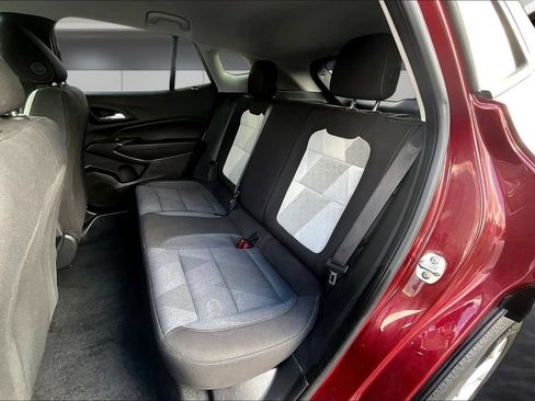 Used 2024 Chevrolet Trax LS w/ LS Convenience Package FWD image 21