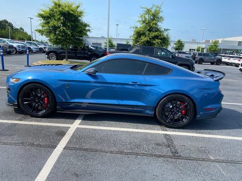 Used 2021 Ford Mustang Shelby GT500 w/ Technology Package RWD image 4