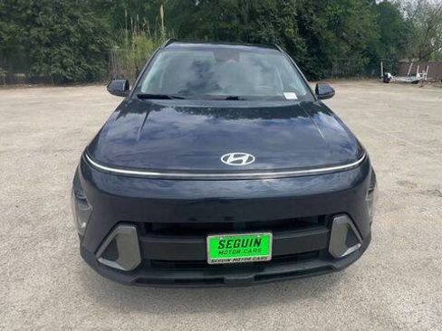 Used 2024 Hyundai Kona SEL FWD image 3