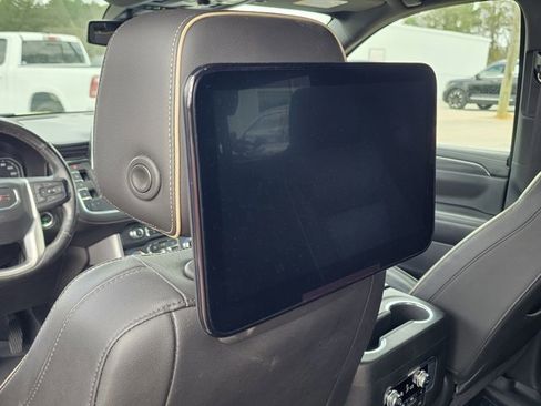 Used 2021 GMC Yukon SLT w/ SLT Luxury Plus Package image 37