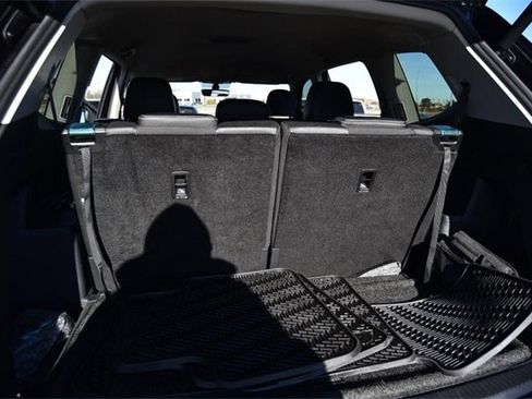 Certified 2023 Volkswagen Atlas SE image 25