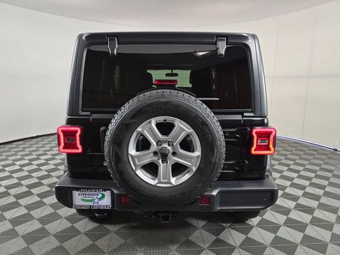 Used 2018 Jeep Wrangler Unlimited Sport S AWD/4WD image 6