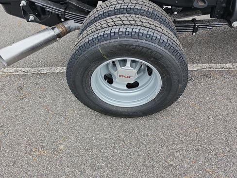 New 2026 GMC Sierra 3500 Pro w/ Convenience Package image 4