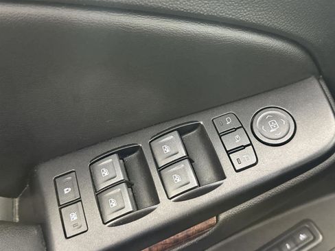 Used 2018 GMC Yukon XL SLT image 22