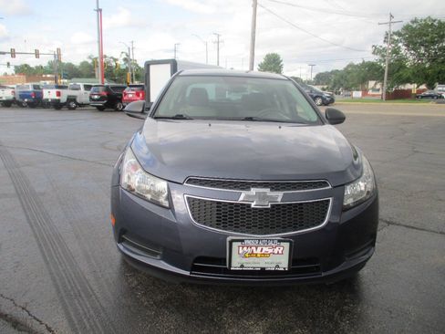 Used 2014 Chevrolet Cruze LS FWD image 10
