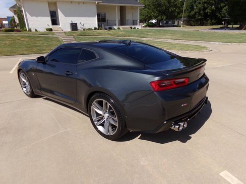 Used 2017 Chevrolet Camaro LT RWD image 28