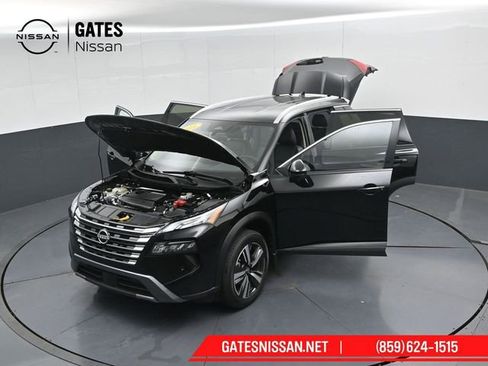 Used 2025 Nissan Rogue SL AWD/4WD image 56