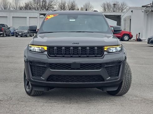 New 2026 Jeep Grand Cherokee L Laredo image 2