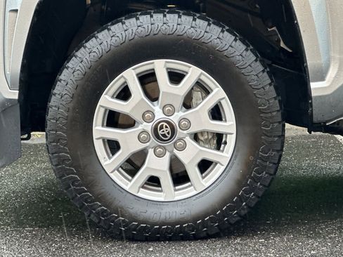 Used 2025 Toyota Tacoma SR5 w/ SR5 Upgrade Package image 25