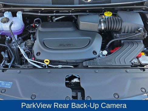 New 2025 Chrysler Pacifica Select image 11