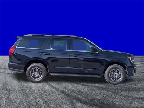 Certified 2027 Ford Expedition Active RWD image 3